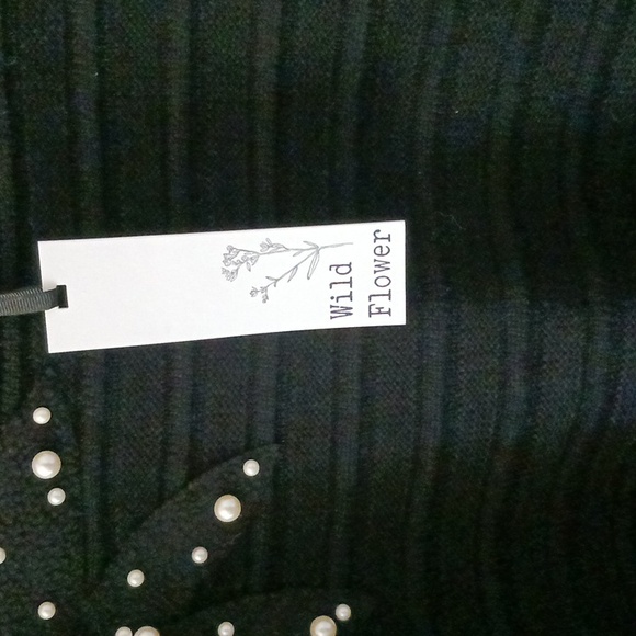 NWT - Wild Flower Black Flower Sweater - Size S/M - Picture 6 of 7